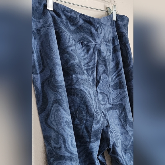 Arizona Jean Co. High Rise Crossover Waist Flared Leg Blue Tie Dye Legging Sz 3X - Picture 5 of 9